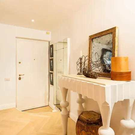 Apartment Farnese Enchanting By Romeloft Rome